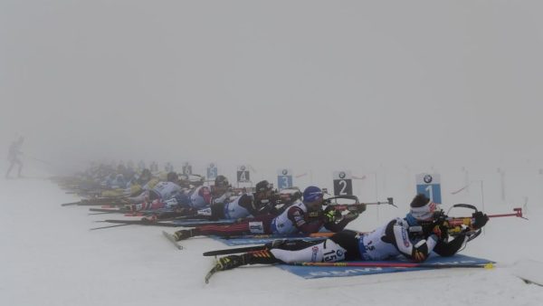 Oberhof: doublé pour Kuzmina et Fourcade, les Françaises et Suédois sortent du brouillard