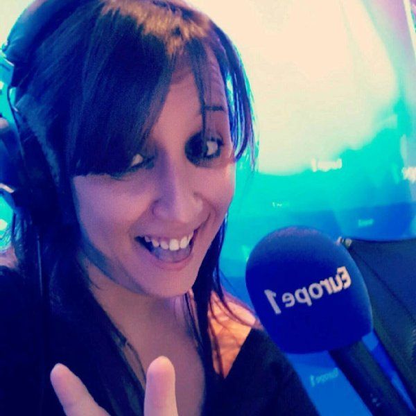 Rencontre : Anissa Haddadi de Y’a Pas Peno sur Europe 1 se livre à nous !