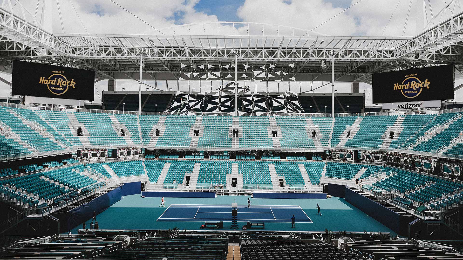 Tournoi de Miami : ça m’énerve… la course au gigantisme dans les stades de tennis !