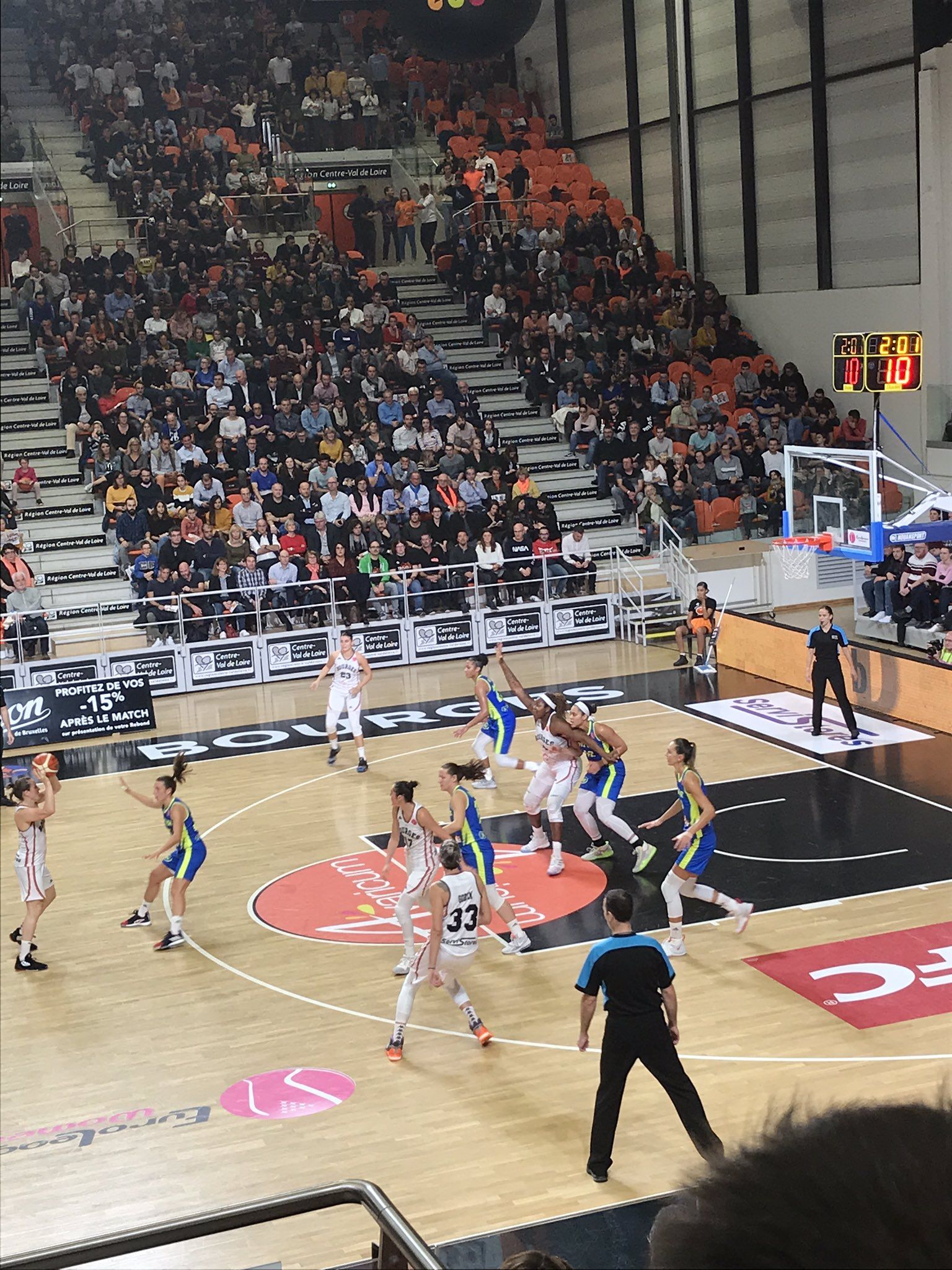Euroligue (F) Tango Bourges Basket – USK Prague : 64-93