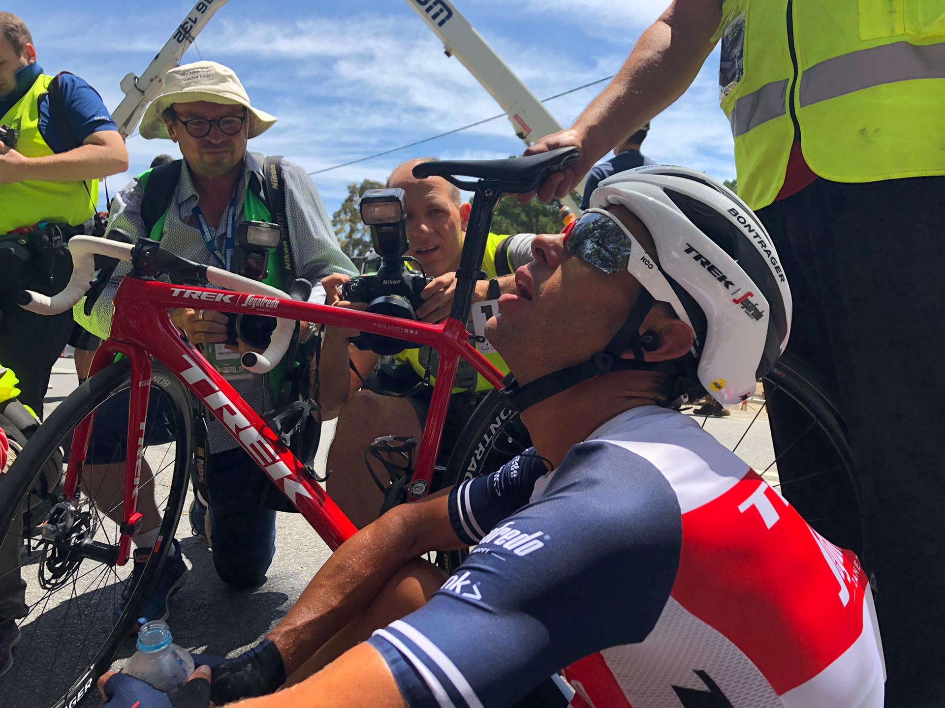Matthew Holmes surprend Richie Porte à Willunga Hill