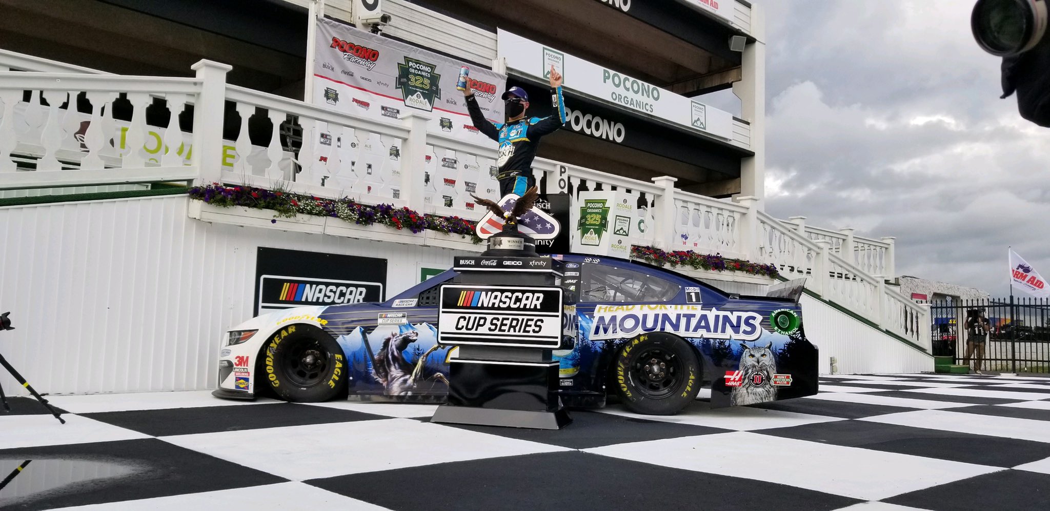 Nascar : Harvick s’impose pour la première fois à Pocono !