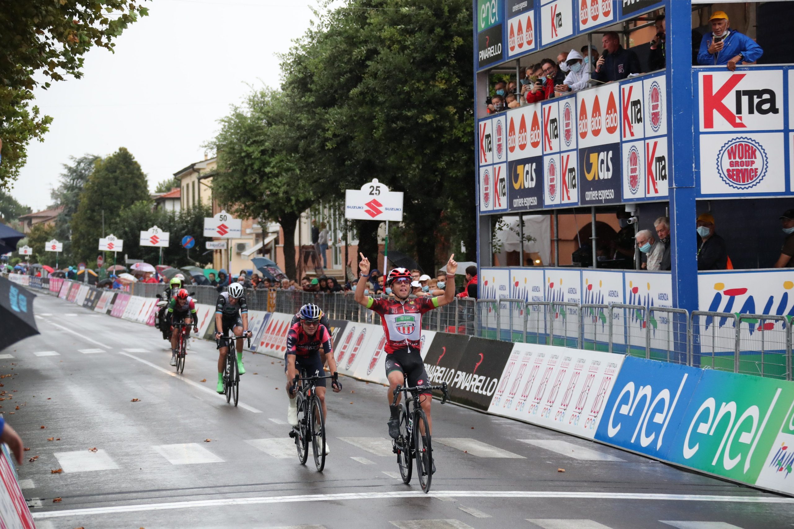 Baby Giro : Colnaghi une fois, Colnaghi deux fois