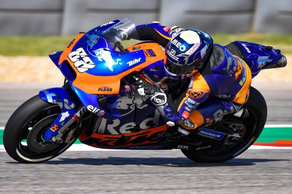 Moto GP – Course : Oliveira et Tech 3 profitent d’un scénario complètement fou !