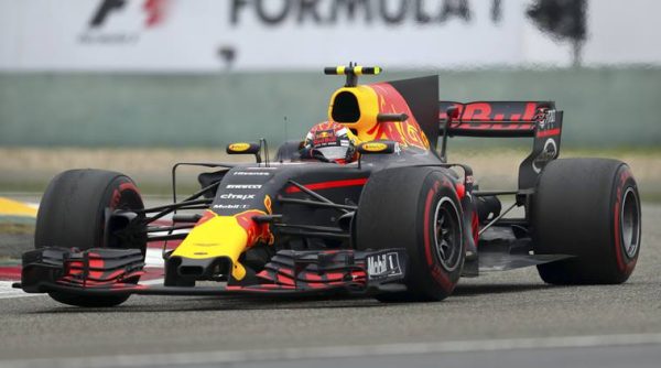 Formule 1 – Victoire de Max Verstappen devant les deux Mercedes