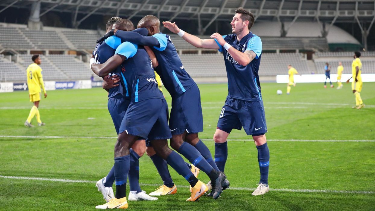 Ligue 2 : Troyes sur le podium, les deux premiers se neutralisent