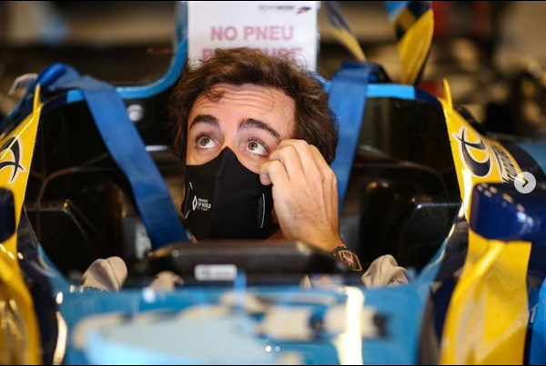 F1 – Fernando Alonso renversé en vélo
