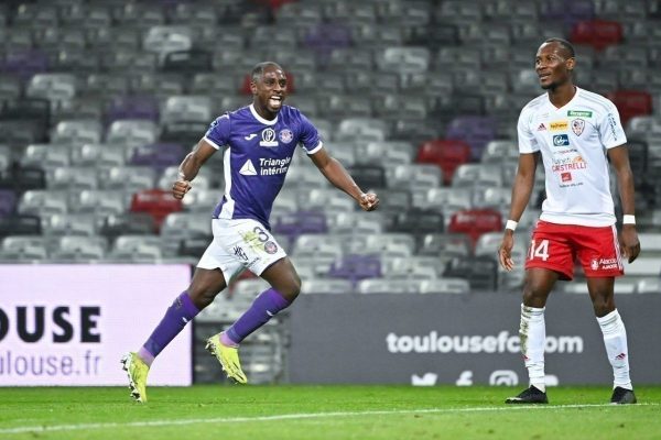 Ligue 2 : Les leaders mettent la pression sur les poursuivants
