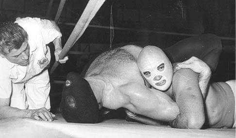 L’ange blanc, le héros descendu du ciel.