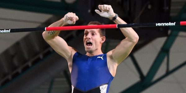 Renaud Lavillenie passe 6m06, chez lui, à Clermont-Ferrand