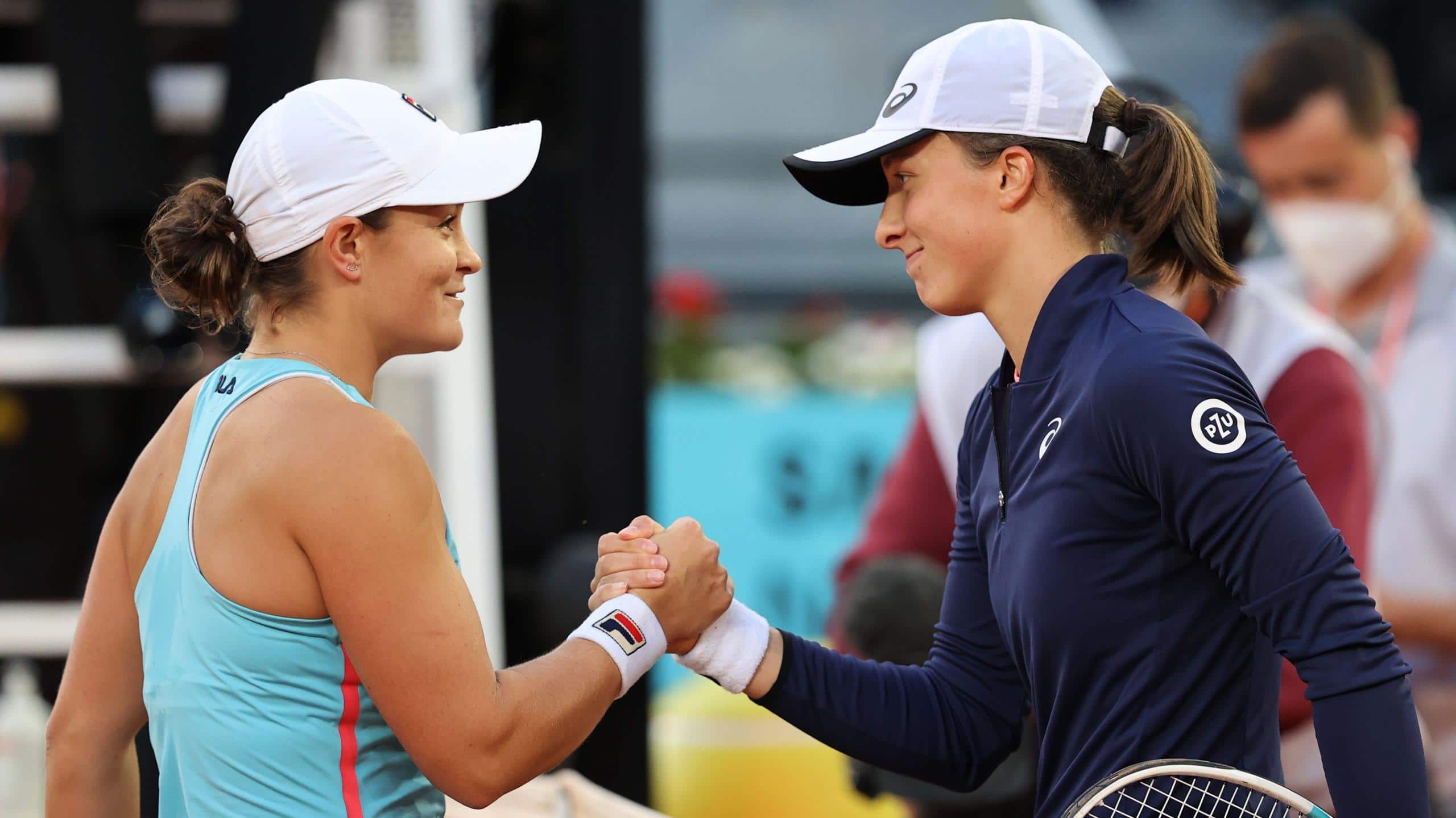 Roland-Garros (F) : Barty et Świątek ont rendez-vous en demi-finale