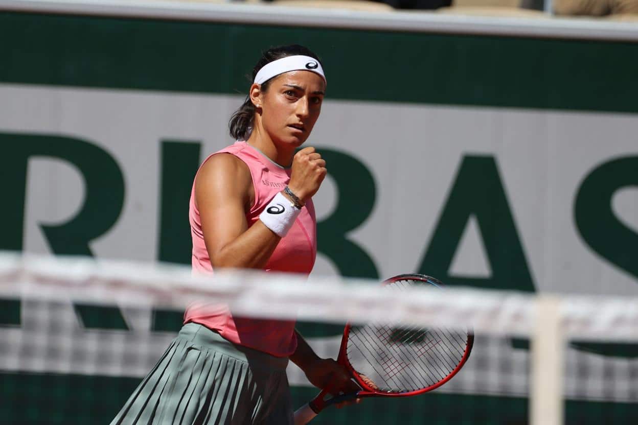 Roland-Garros (F) : Caroline Garcia solide, première pour Harmony Tan