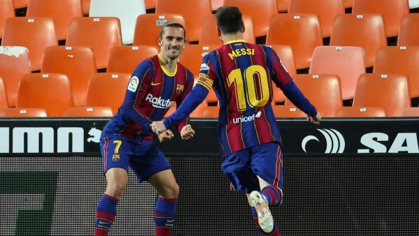 Barcelone reste en vie dans la course au titre