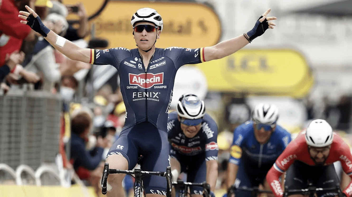 Tour de France – étape 3 : Tim Merlier s’impose dans une arrivée marquée par les chutes