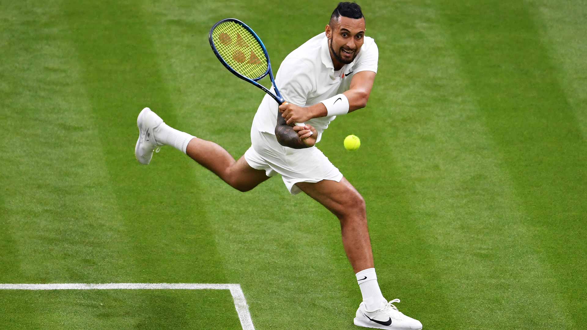 Wimbledon (H) : Djokovic glisse mais passe sans accroc, Chardy créé la surprise