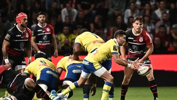Top 14 : le Stade toulousain souffre mais l’emporte face à l’ASM Clermont