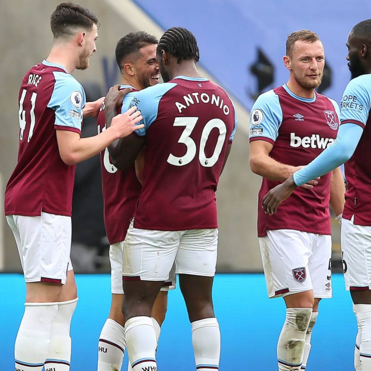 Football : West Ham, partagé entre les tensions et ses ambitions