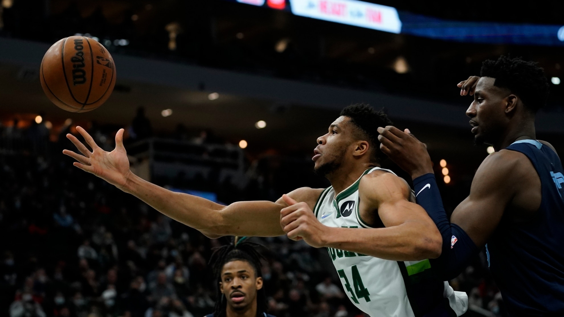NBA : Les Bucks d’un Giannis étincelant charcutent les Grizzlies