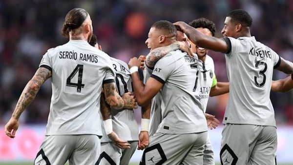 Paris est-il suffisamment armé?