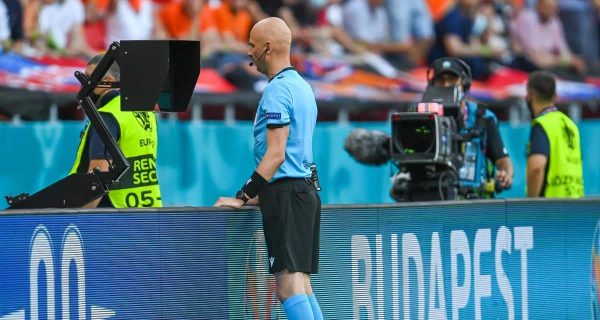 Comment fonctionne la VAR à la Coupe du Monde ? Qu’est-ce que le hors-jeu semi-auto ?