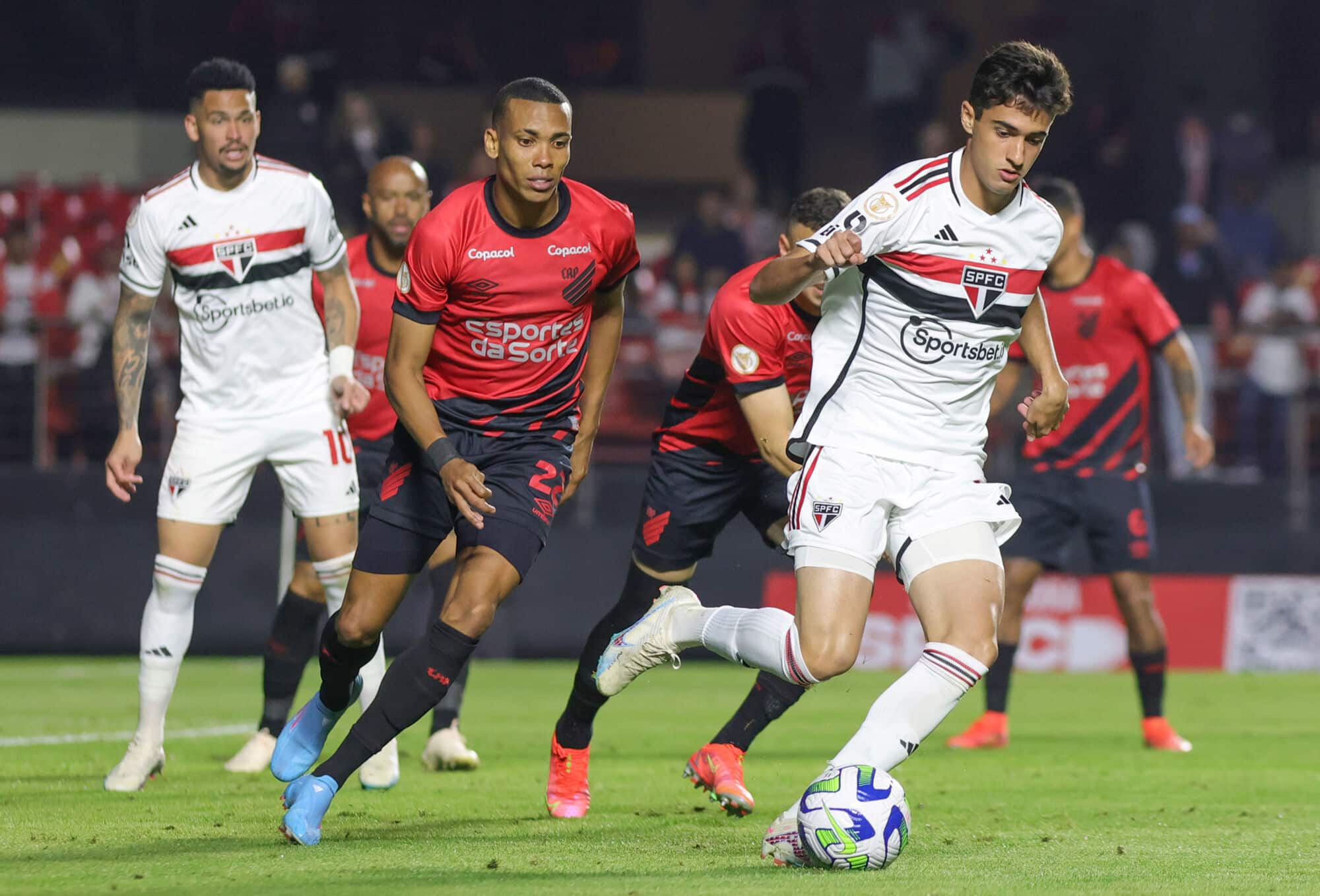 Le PSG veut s’offrir le nouveau Kaká !