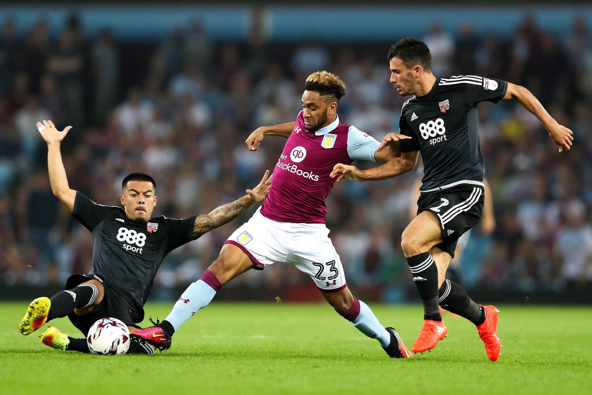 Mercato Metz : après 8 saisons en Angleterre, un défenseur revient en Ligue 1 (Officiel)