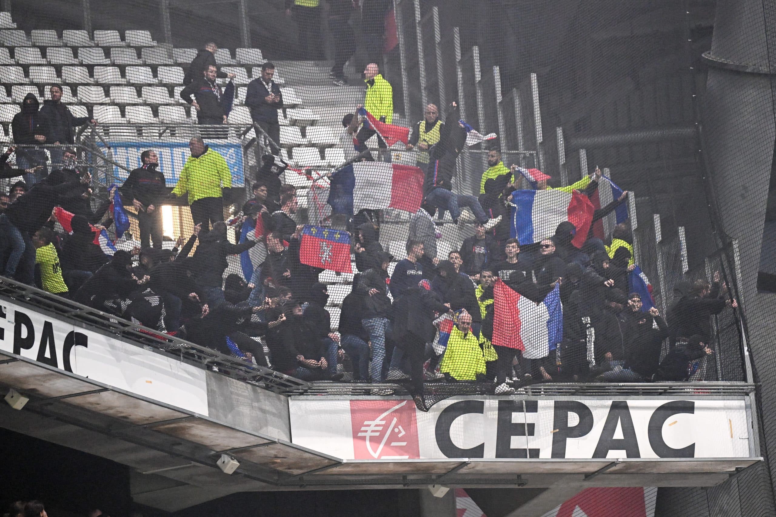 OM-OL : « C’est de la folie », la presse italienne choquée après les incidents