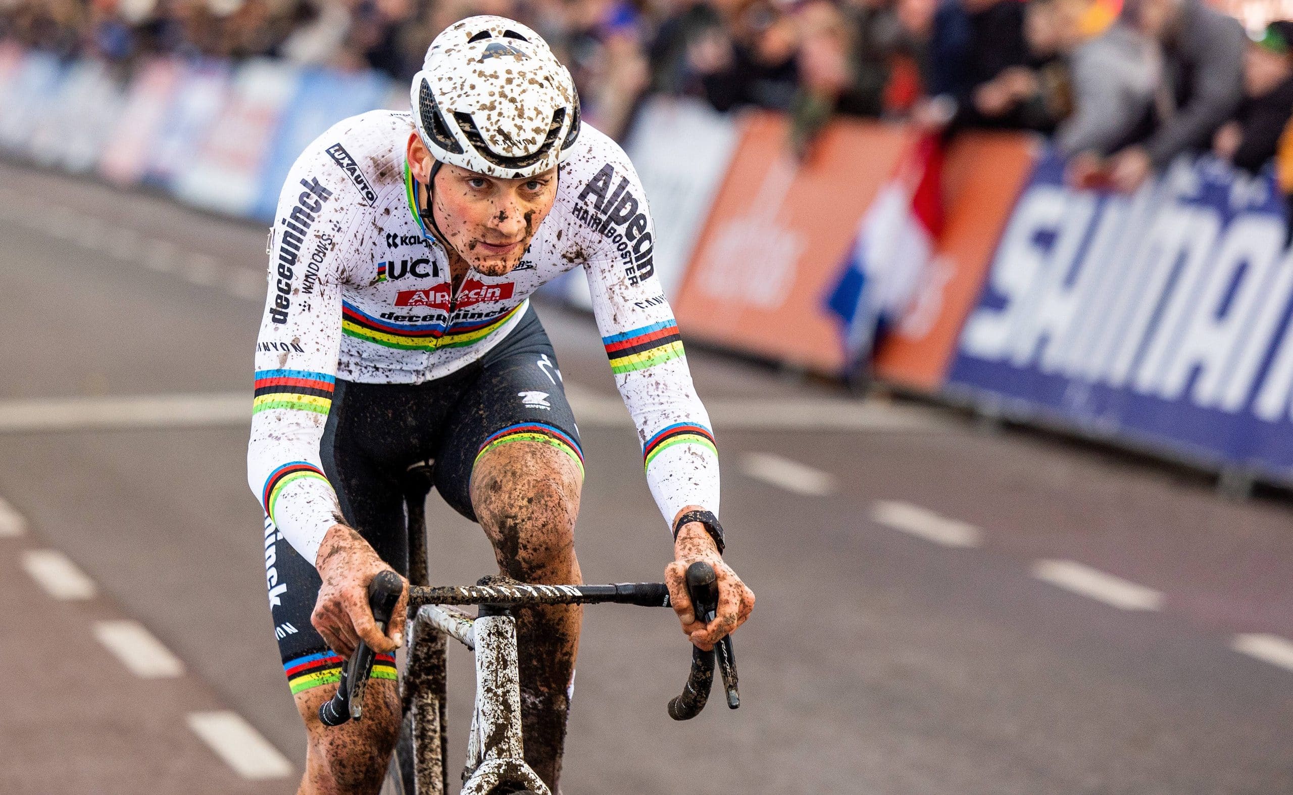 Cyclo-Cross : Mathieu Van Der Poel s’explique après avoir craché sur un spectateur