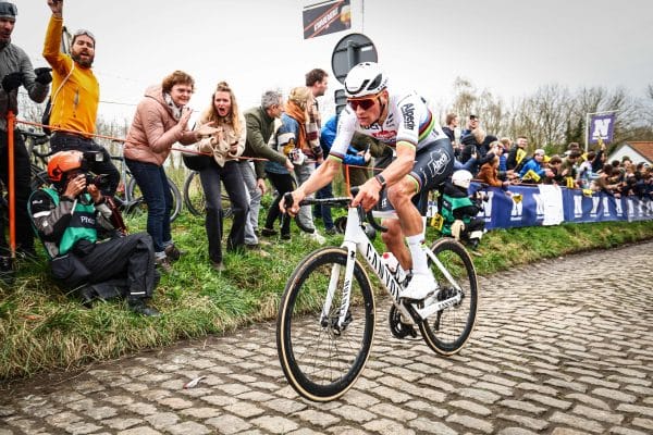 Tour des Flandres 2024 – Classement et Résultat – Quel numéro de Van der Poel !