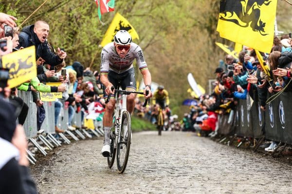 Tour des Flandres 2024 : la course folle de Van der Poel (Vidéo)