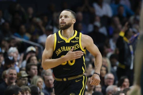 NBA : les Warriors et Stephen Curry s’offrent un espoir déchu pour 1 an
