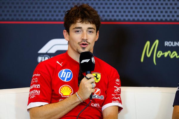 F1 : Charles Leclerc évoque ouvertement un départ de chez Ferrari