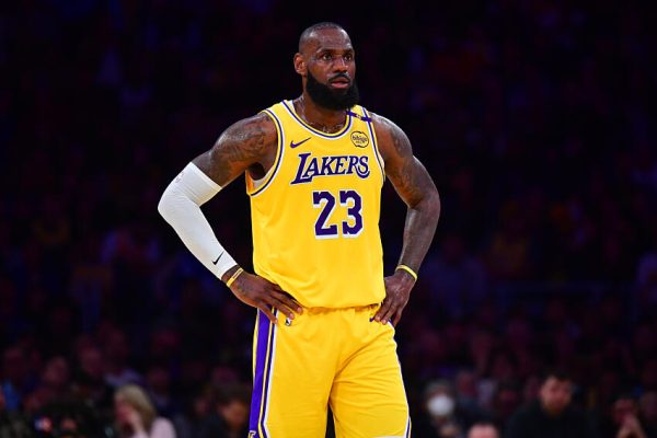 NBA : LeBron James tradé par les Lakers ? Une ancienne gloire prend position