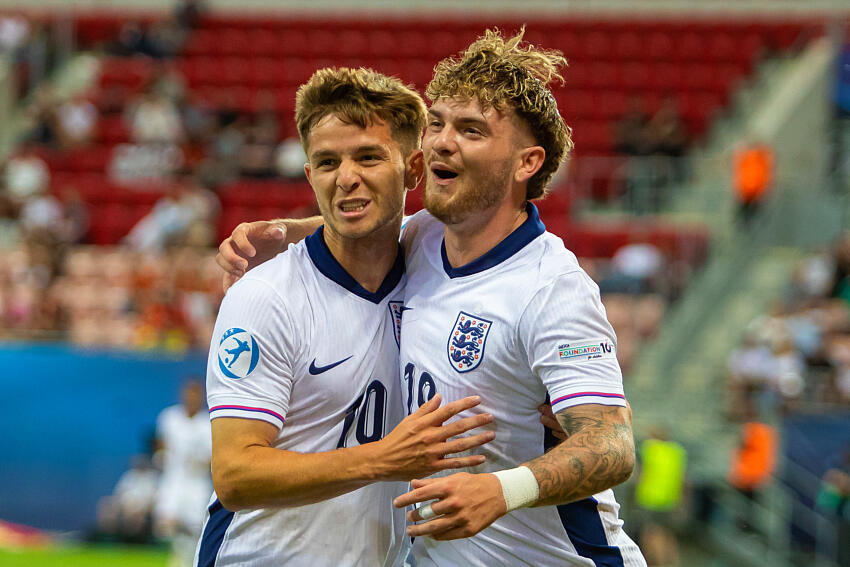 Mercato Strasbourg : Liam Rosenior drague une ancienne cible de l’OL et du RC Lens