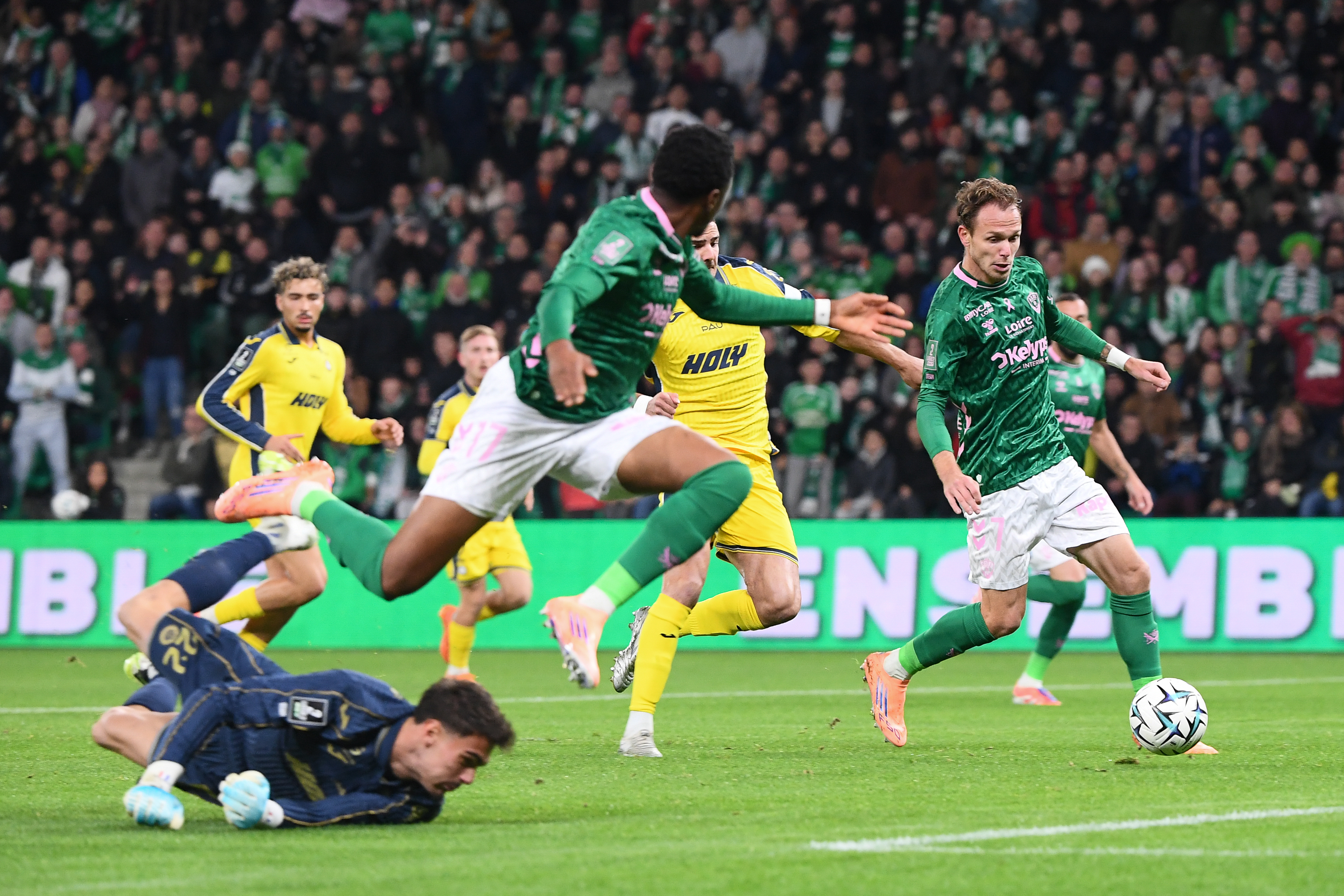 ASSE : Le duo Stassin-Davitashvili dépassé par Duffus-Cardona